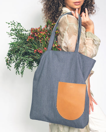 SUSTAINABLE LARGE CALI STRIP TOTE