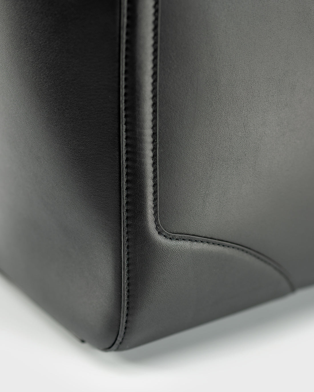 (NEW) ITALIAN ZIP TOTE