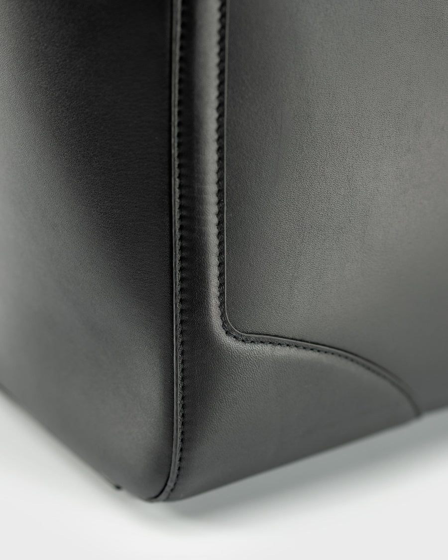 (NEW) ITALIAN ZIP TOTE